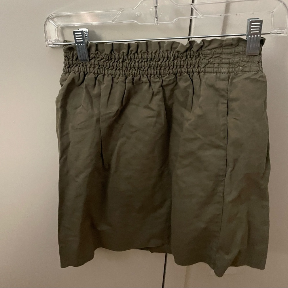Jcrew elastic waist size 00 army green skirt with pockets